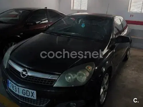 Usado Opel Astra GTC Sport 120 CV (88 kW) 2008 Negro Berlina