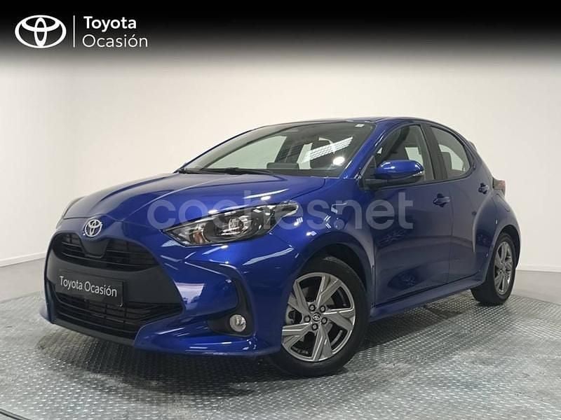 Azul Usado 2024 Toyota Yaris Hybrid Active Berlina | 20.990 € (Precio justo) - Imagen 1/4