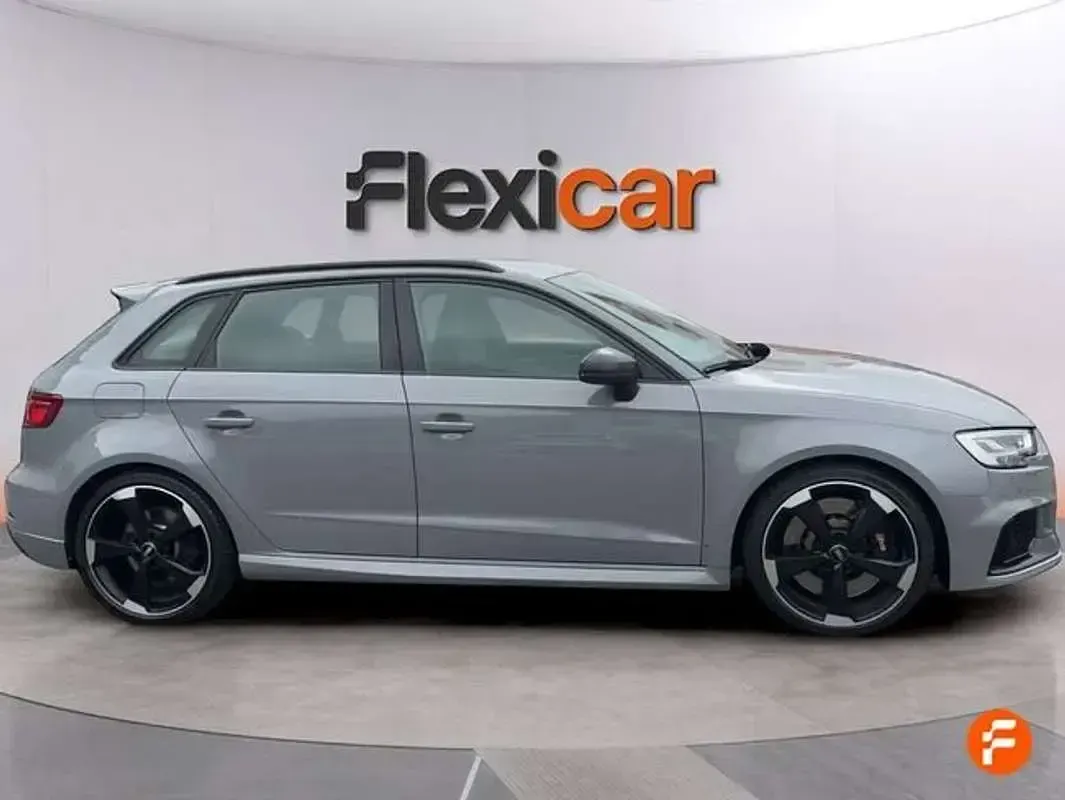 Usado Audi RS3 Sportback 400 CV (294 kW) 2019 Gris Utilitario
