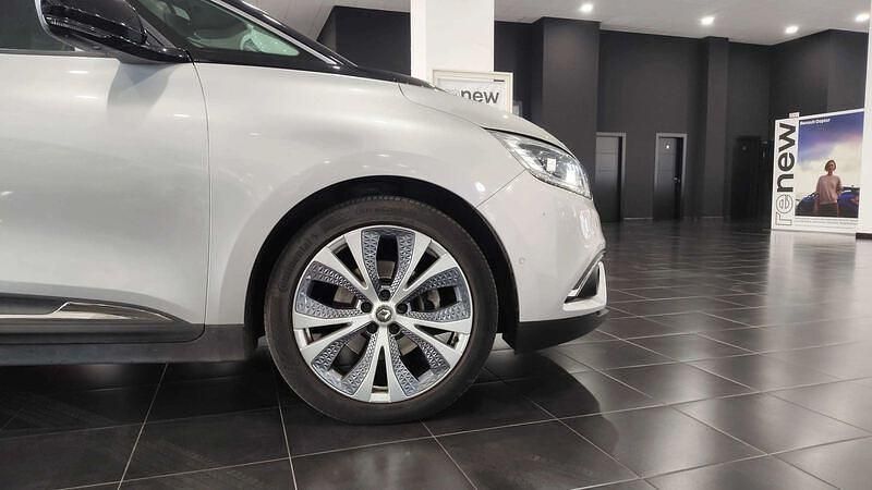 Usado Renault Grand Scénic Zen 160 CV (117 kW) 2019 Gris Monovolumen