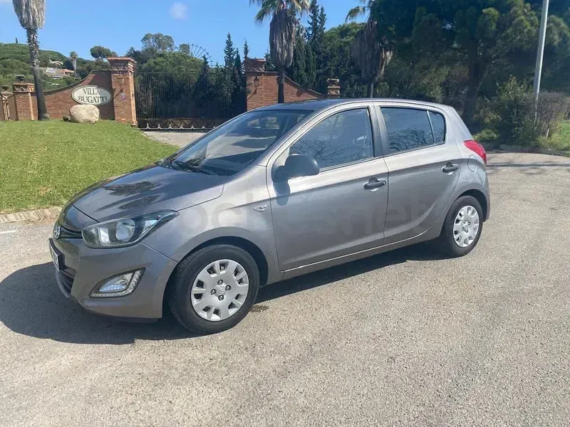 Usado Hyundai i20 85 CV (62 kW) 2013 Beige Utilitario