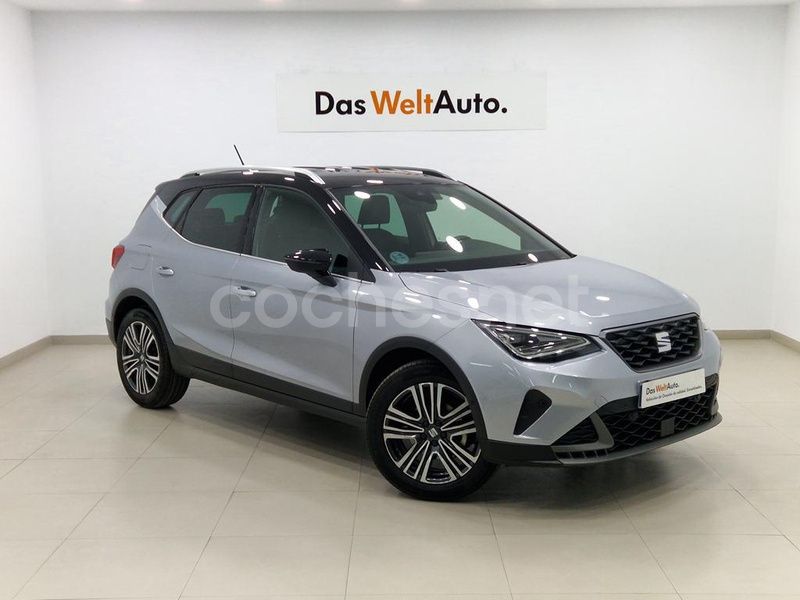 Gris plata Usado 2024 Seat Arona FR SUV | 20.900 € (Un poco caro) - Imagen 1/4