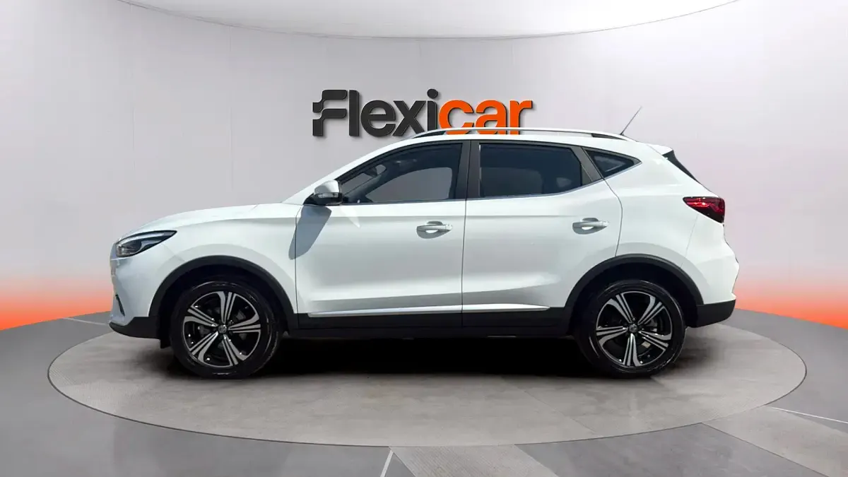 Usado MG ZS Luxury 111 CV (81 kW) 2023 Blanco SUV