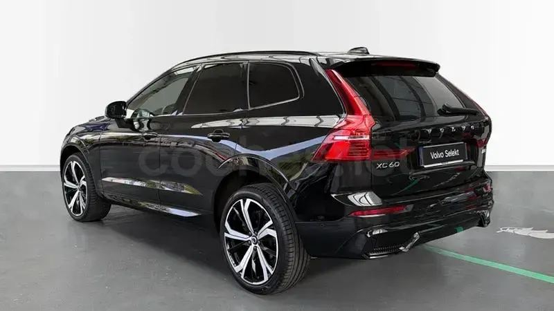 Usado Volvo XC60 Plus 250 CV (183 kW) 2025 Negro SUV