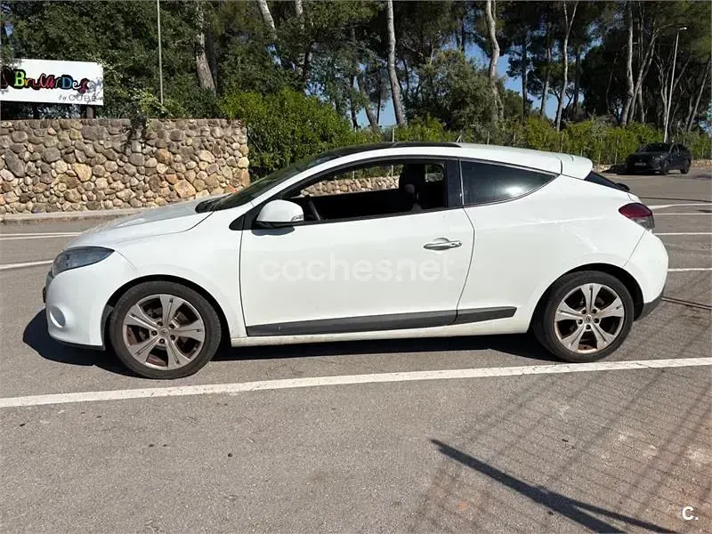 Usado Renault Mégane III Dynamique 105 CV (77 kW) 2009 Blanco Berlina