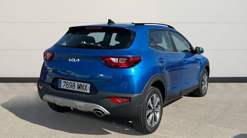 Usado Kia Stonic 100 CV (73 kW) 2024 Azul SUV