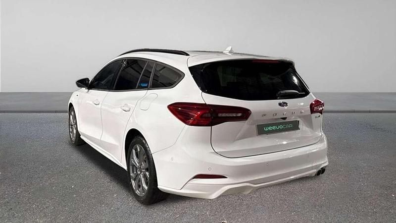 Usado Ford Focus ST-Line 126 CV (92 kW) 2024 Blanco Familiar