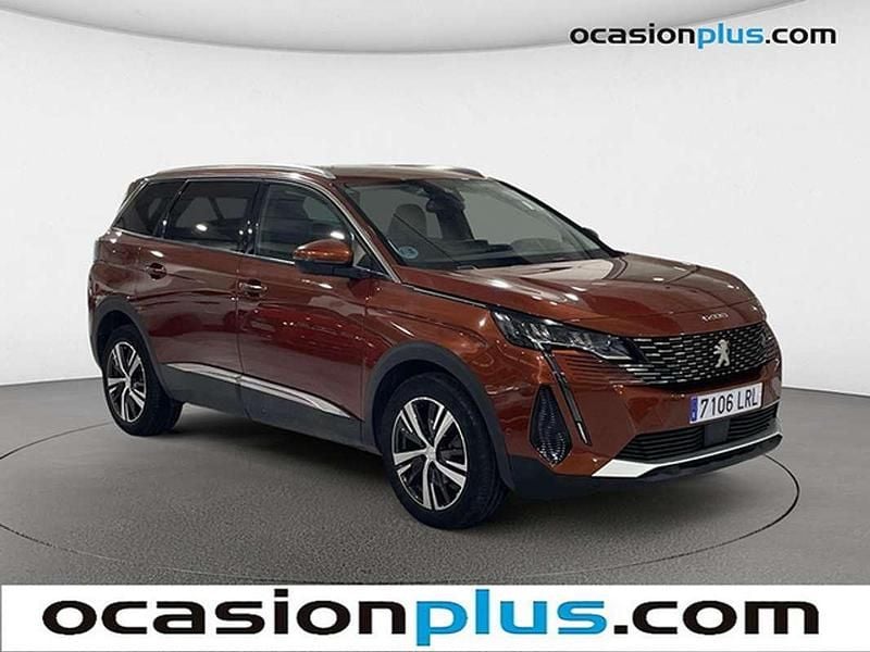 Usado Peugeot 5008 Allure 131 CV (96 kW) 2021 Marrón Monovolumen