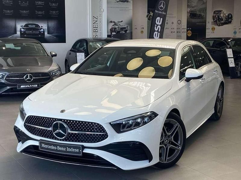 Blanco Usado 2024 Mercedes A200 Advanced Utilitario | 33.900 € (Caro) - Imagen 1/4