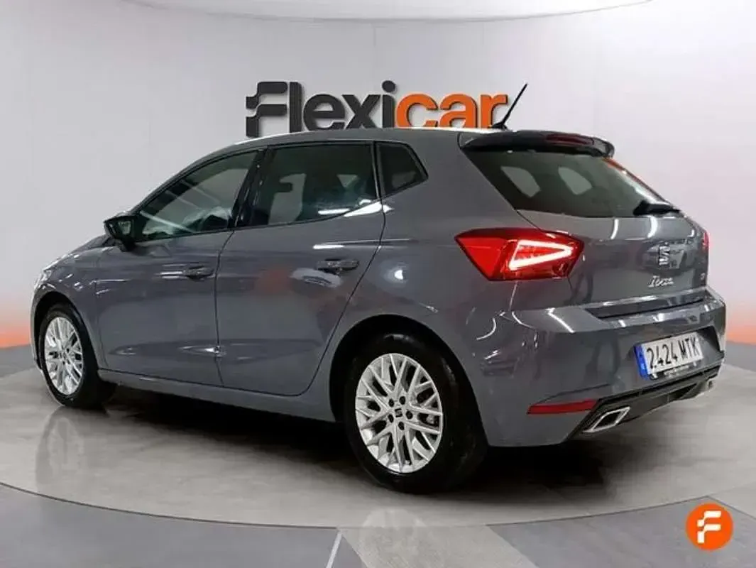 Usado Seat Ibiza FR 116 CV (85 kW) 2024 Gris Utilitario