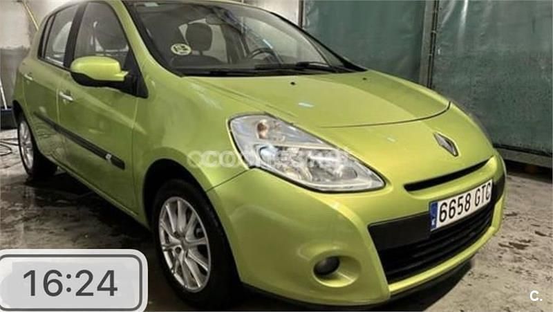 Verde Usado 2010 Renault Clio II Berlina | 3500 € (Precio justo) - Imagen 1/4