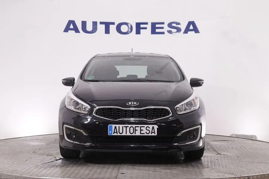 Usado Kia Ceed 136 CV (100 kW) 2016 Negro metalizado Utilitario
