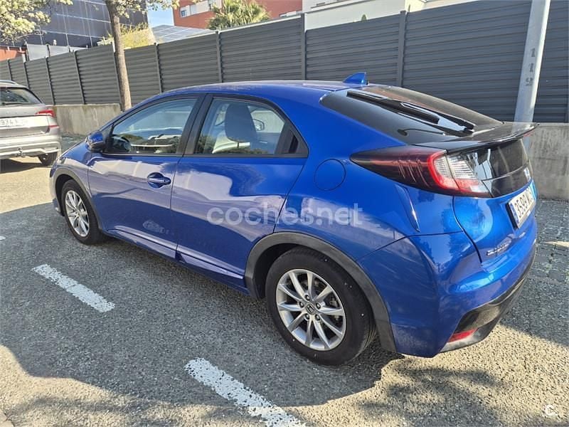 Usado Honda Civic Comfort Plus 100 CV (73 kW) 2015 Azul Berlina