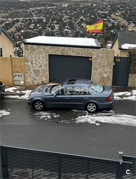 Usado Mercedes E320 Avantgarde 224 CV (164 kW) 2004 Azul Berlina