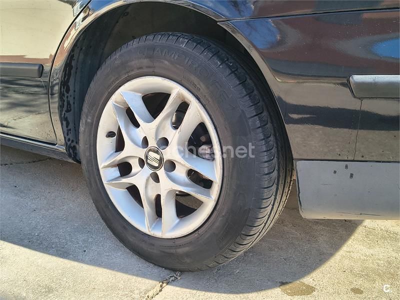 Usado Seat Toledo Stella 105 CV (77 kW) 2004 Negro Berlina