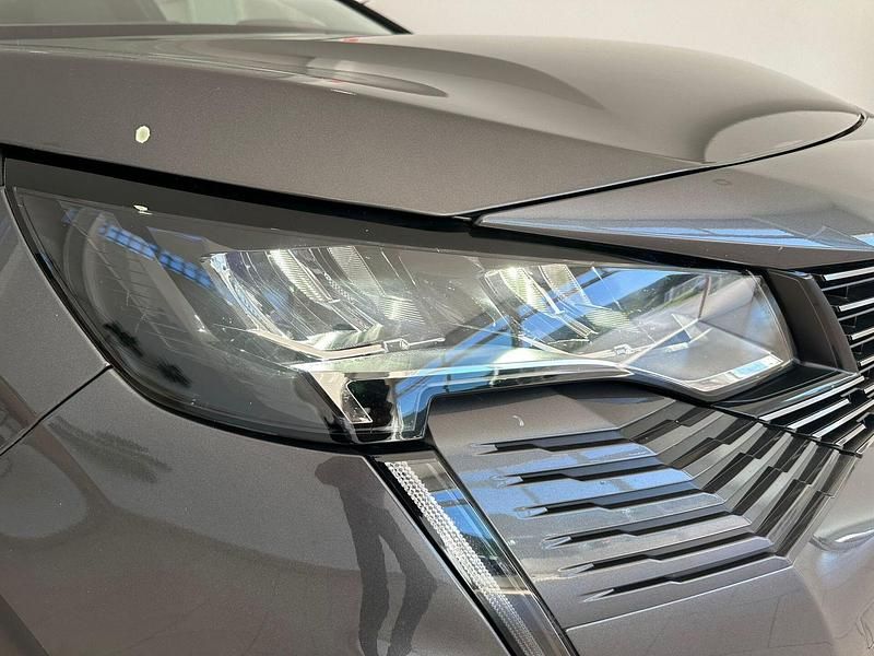 Usado Peugeot 3008 Allure 225 CV (165 kW) 2022 Gris SUV