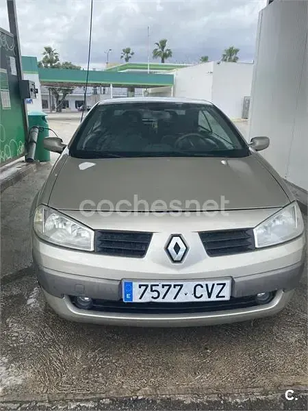 Usado Renault Mégane Cabriolet Dynamique 120 CV (88 kW) 2004 Beige Descapotable