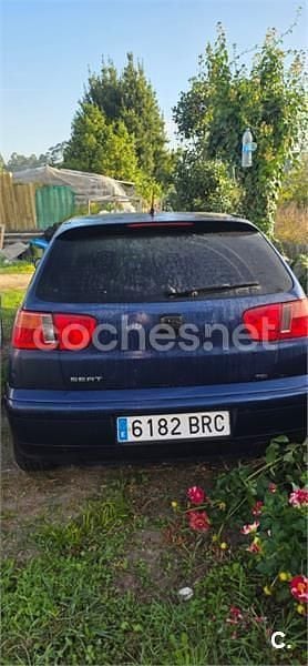 Usado Seat Ibiza Stella 90 CV (66 kW) 2001 Azul Berlina