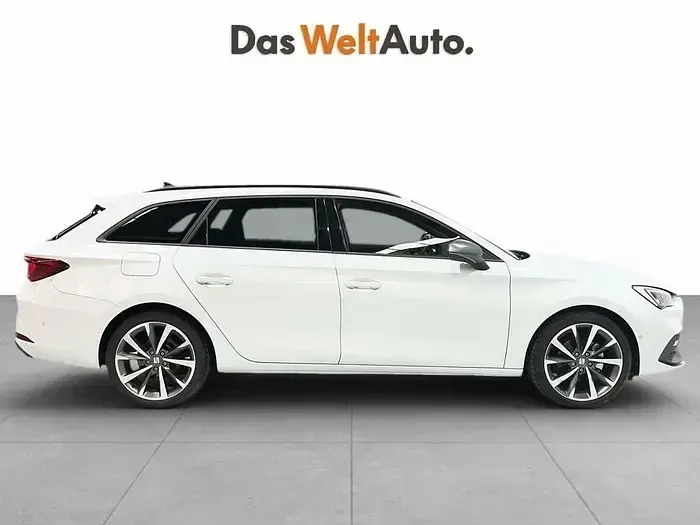 Usado Seat Leon FR 150 CV (110 kW) 2025 Blanco Familiar