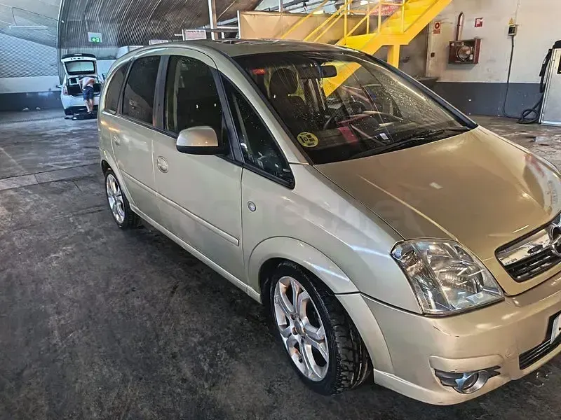 Usado Opel Meriva Cosmo 100 CV (73 kW) 2007 Marrón Monovolumen