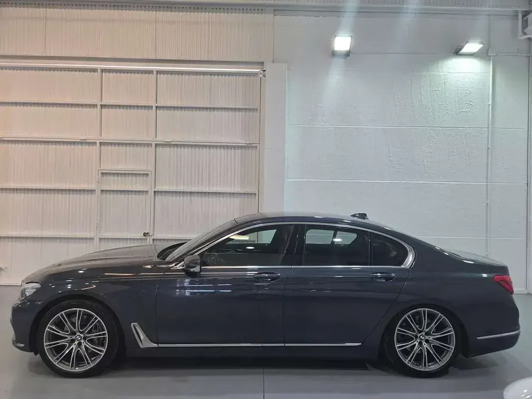 Usado BMW 730 265 CV (194 kW) 2018 Azul Berlina