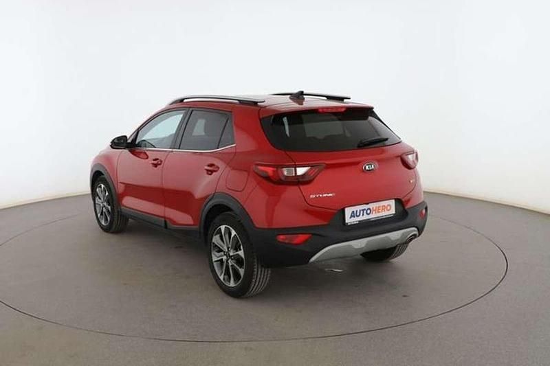 Usado Kia Stonic 121 CV (88 kW) 2019 Rojo SUV