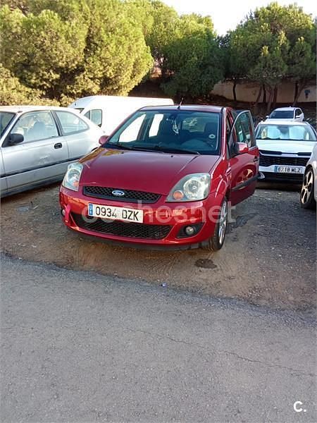 Rojo Usado 2006 Ford Fiesta Berlina | 2900 € - Imagen 1/4