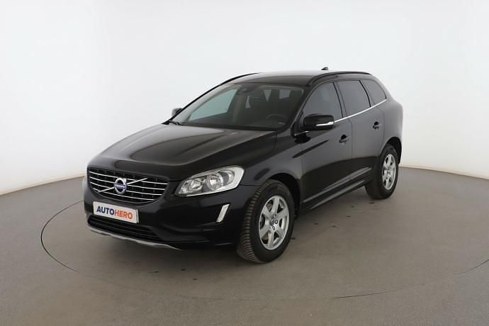 Negro Usado 2017 Volvo XC60 Momentum SUV | 21.899 € (Precio justo) - Imagen 1/3