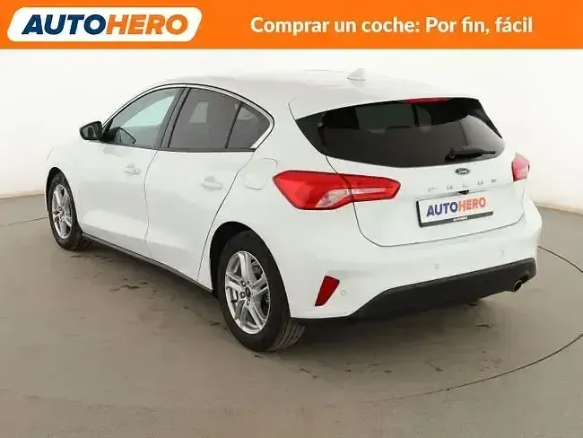 Usado Ford Focus Trend 125 CV (91 kW) 2019 Blanco Berlina