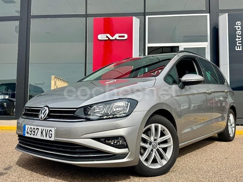 Beige Usado 2019 VW Golf Sportsvan Advance Monovolumen | 18.600 € (Un poco caro) - Imagen 1/4