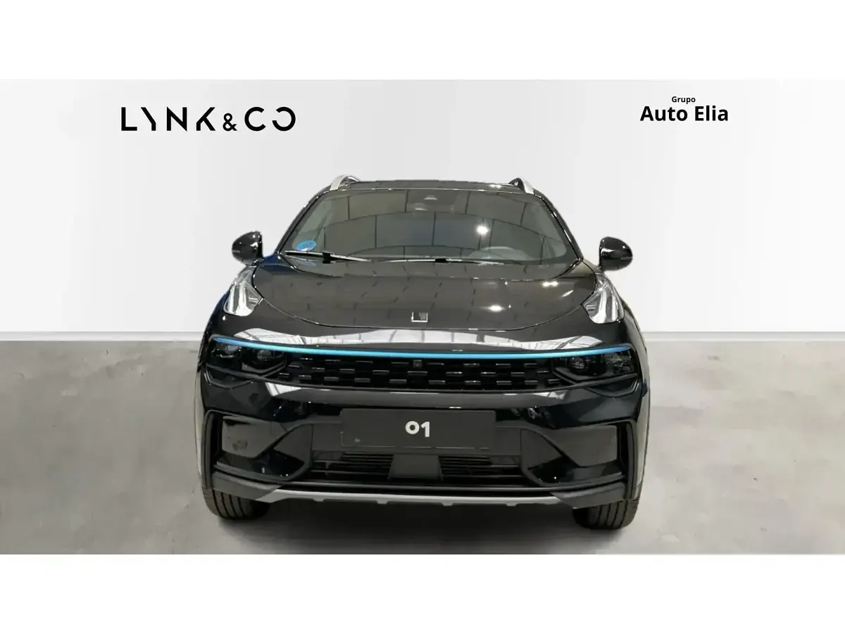 Begagnad Lynk & Co 01 261 HK (191 kW) 2023 Svart SUV