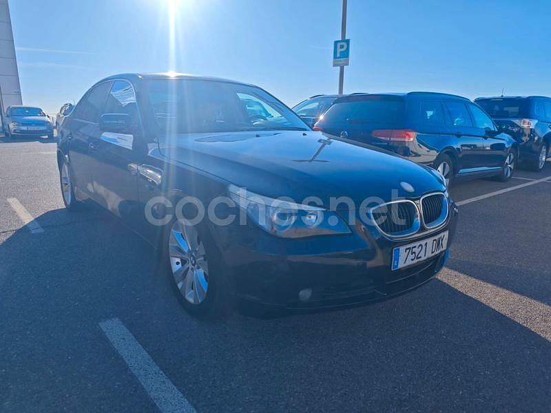 Negro Usado 2006 BMW 523 Comfort Edition Berlina | 4900 € - Imagen 1/4