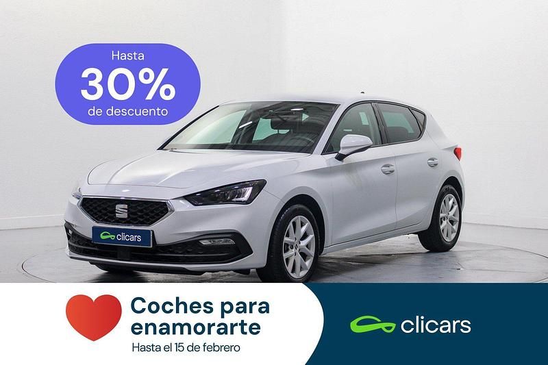 Usado Seat Leon Style 110 CV (80 kW) 2021 Blanco Berlina