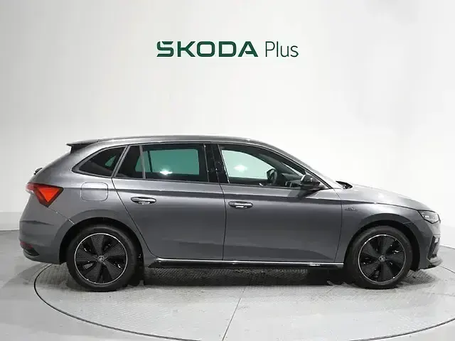 Usado Skoda Scala Monte Carlo 115 CV (84 kW) 2025 Gris / plata Utilitario