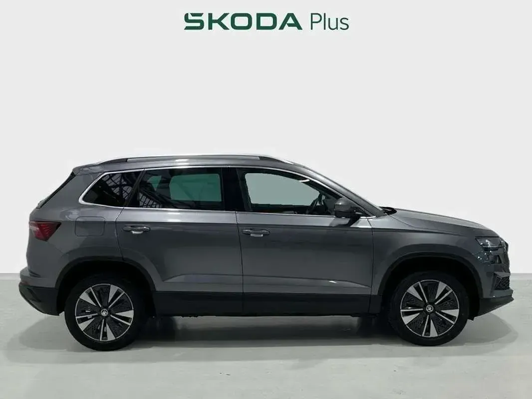 Usado Skoda Karoq Ambition 150 CV (110 kW) 2022 Gris SUV