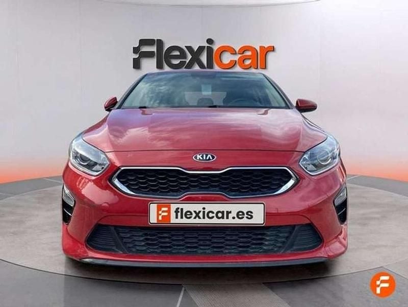 Käytetty Kia Ceed 120 HP (88 kW) 2021 Vihreä Viistoperä