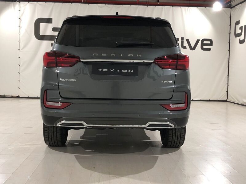 Usado Ssangyong (KGM) Rexton Limited 202 CV (148 kW) 2023 Gris SUV