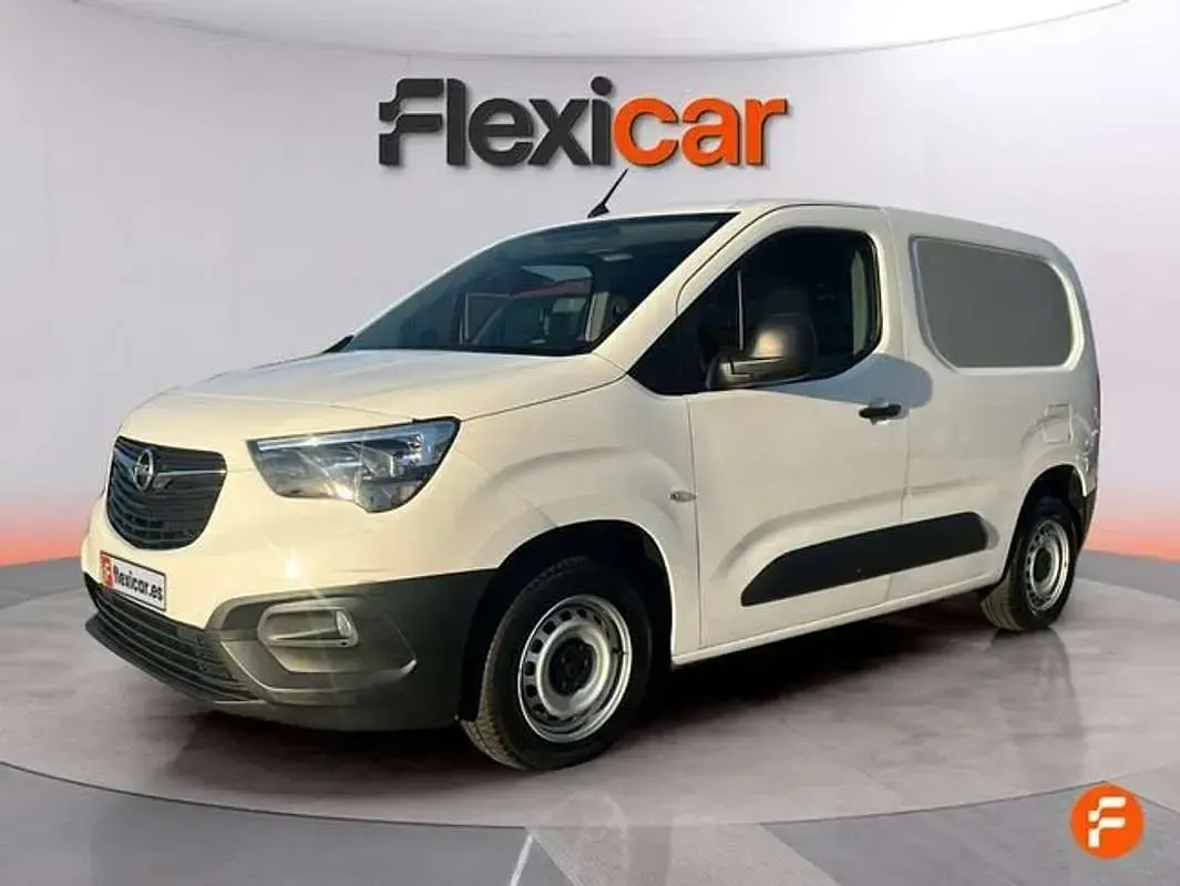 Usado Opel Combo Life Edition 102 CV (75 kW) 2022 Blanco Monovolumen