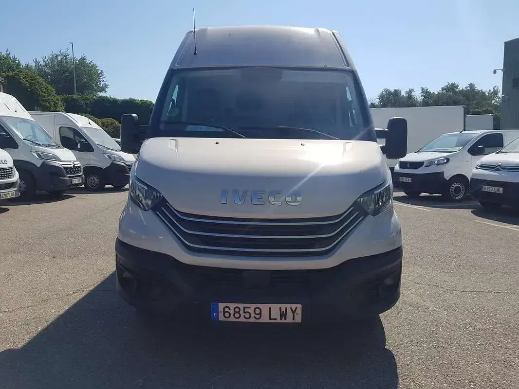 Usado Iveco Daily 136 CV (100 kW) 2022 Van
