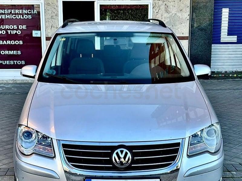 Usado VW Touran Highline 140 CV (102 kW) 2008 Gris / plata Monovolumen