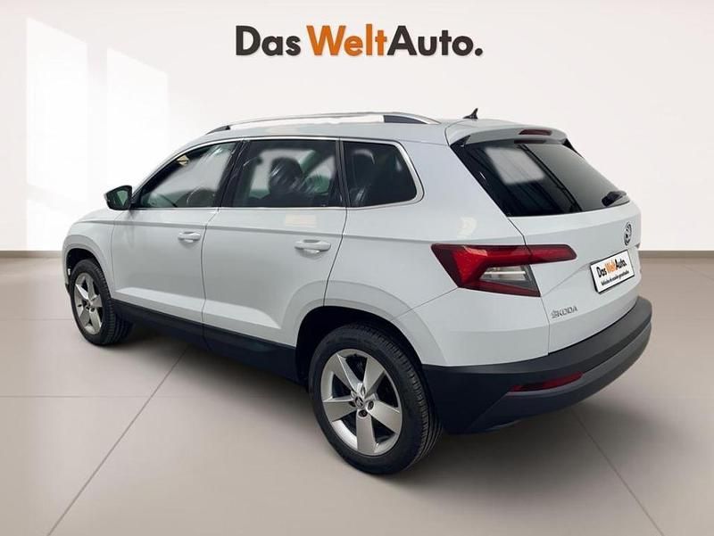 Usado Skoda Karoq 115 CV (84 kW) 2019 Blanco luna (metalizado) SUV