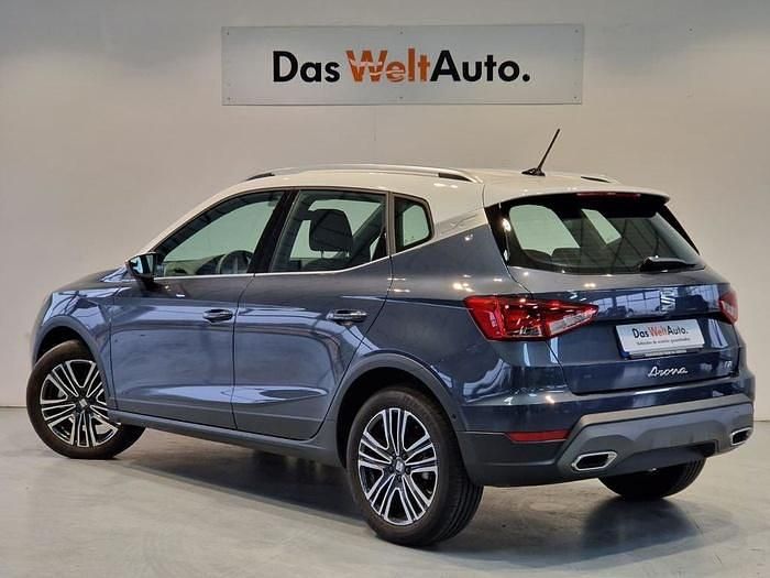 Gris / plata Usado 2024 Seat Arona FR SUV | 18.990 € (Precio justo) - Imagen 1/4