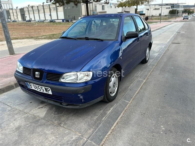 Azul Usado 2000 Seat Cordoba Stella Berlina | 999 € (Buen precio) - Imagen 1/4