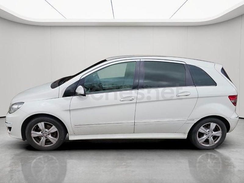 Usado Mercedes B180 109 CV (80 kW) 2009 Blanco Monovolumen
