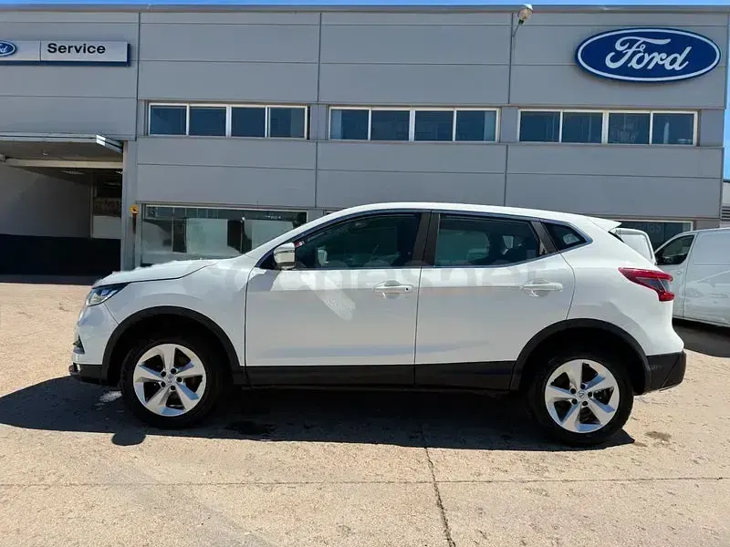 Usado Nissan Qashqai Acenta 130 CV (95 kW) 2018 Blanco SUV