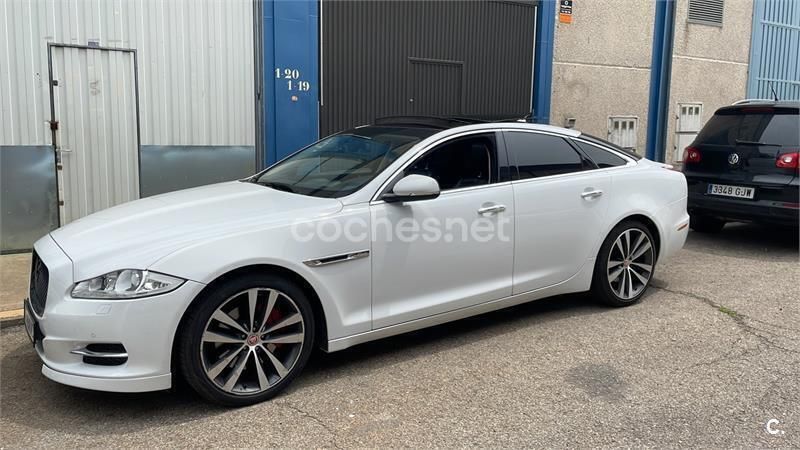 Usado Jaguar XJ Premium Luxury 275 CV (202 kW) 2015 Blanco Berlina