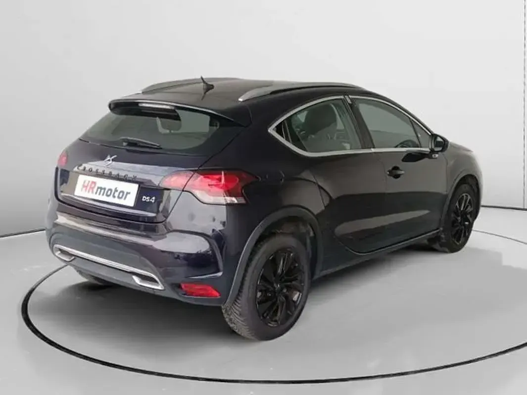 Usado DS Automobiles DS4 Connected Chic 132 CV (97 kW) 2017 Negro Utilitario