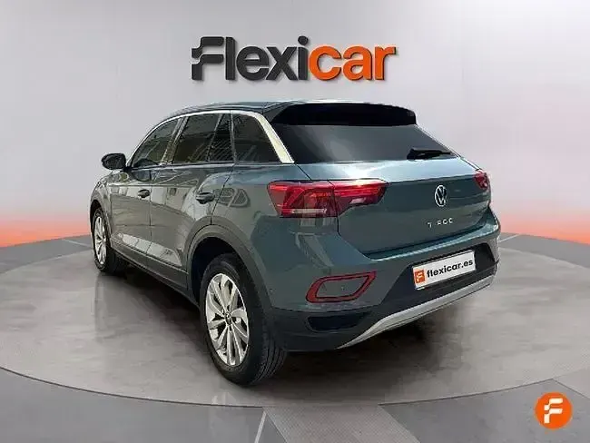 Usado VW T-Roc Business 115 CV (84 kW) 2024 Azul SUV