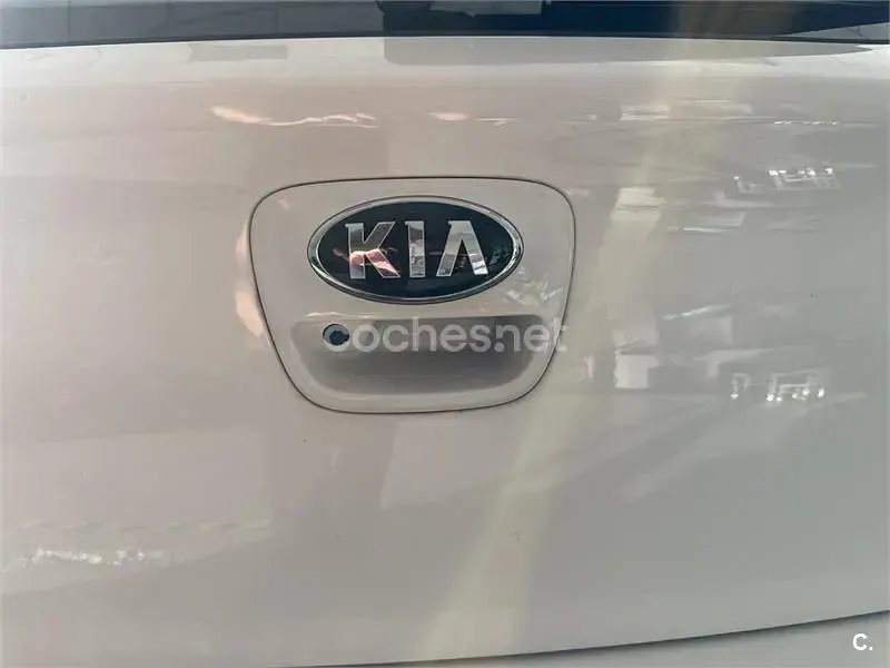Usado Kia Rio 90 CV (66 kW) 2018 Blanco Berlina