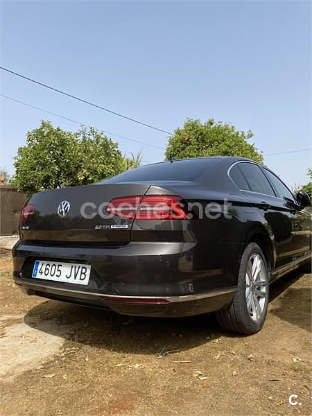 Usado VW Passat Sportline 150 CV (110 kW) 2016 Marrón Berlina